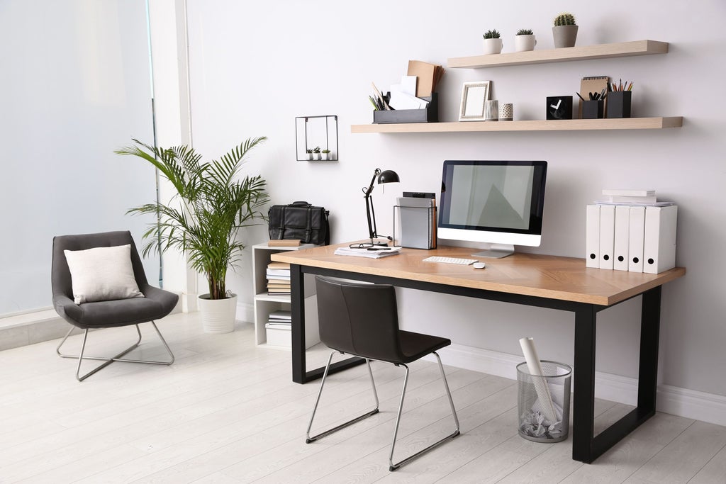 Desk Layout 2025