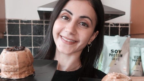 8 vegan συνταγές για κέικ σε κούπα | Επιδόρπια υψηλής περιεκτικότητας σε πρωτεΐνες