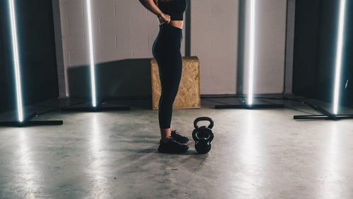 Kettlebell Workout | De 22 bedste kettlebell øvelser til alle niveauer