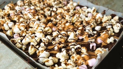 Mørk Chokolade Popcorn Bark | No-Bake Snacks