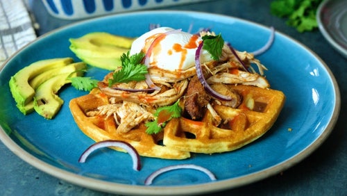Pulled Chicken & Vafler lavet på mandelmel | Brunch proteinopskrift