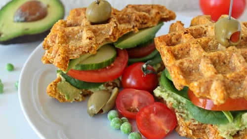 Vegansk opskrift | Madvafler med ærtehummus