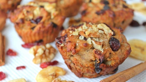 Protein bananmuffins med kanel og tranebær