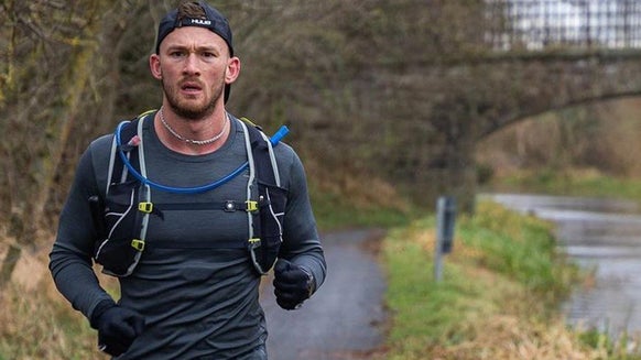 Sådan løber du 5 km hurtigere med hybridatleten Fergus Crawley