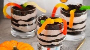 Halloween 'Dirt' Pudding Cups