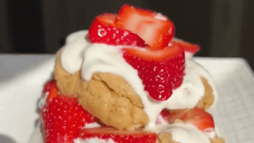 Strawberry Shortcake Baked Oat Cake