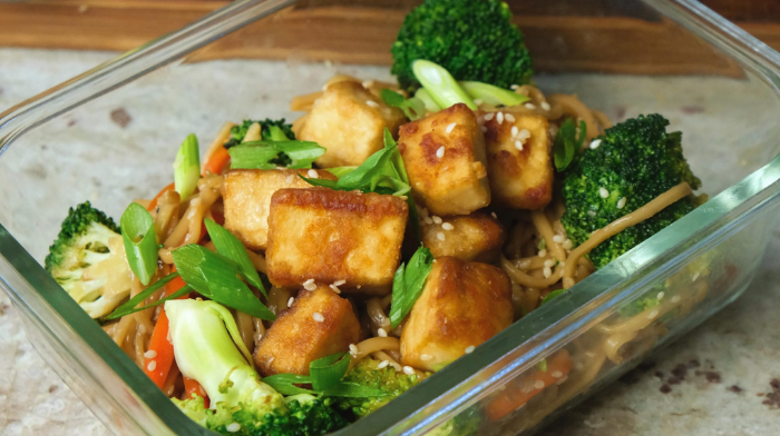 Crispy tofu teriyaki noodles in a vegetarian lunch bowl