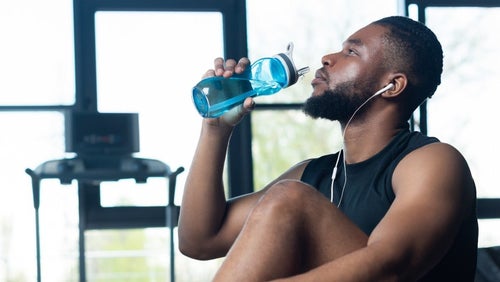 Mitä on pre-workout? | Hyödyt, käyttö ja sivuvaikutukset