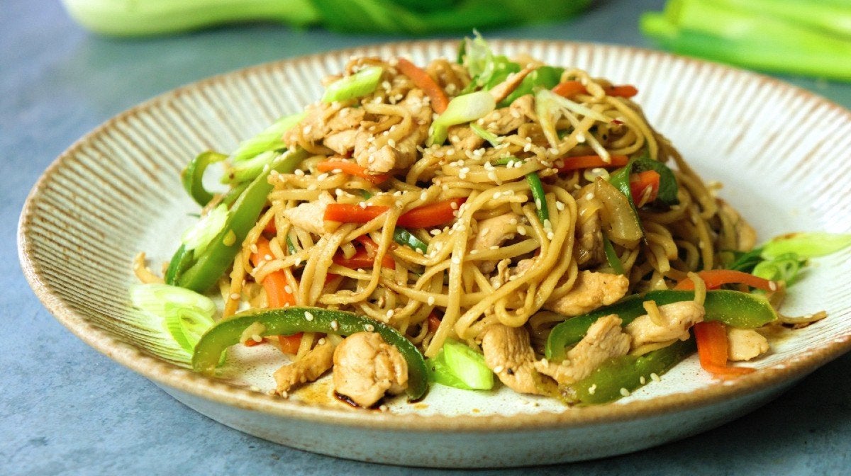 Chow Mein | Paistetut nuudelit kanalla
