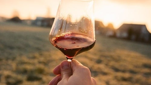 2 verres de vin peuvent exploser la recommandation quotidienne de sucre