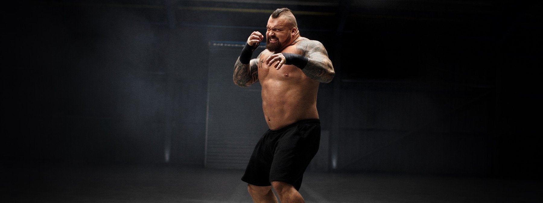 Niemand glaubt, dass Eddie Hall in seinem 50 kg Transformationsbild 16 Jahre alt war