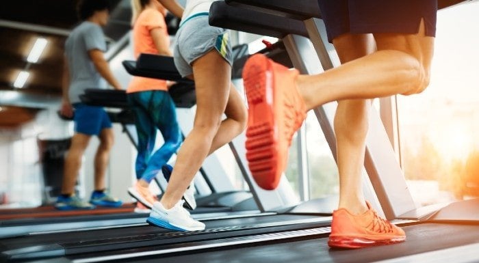 "Langweilig aber effektiv" | Personal-Trainer reviewt das 12-3-30 Workout