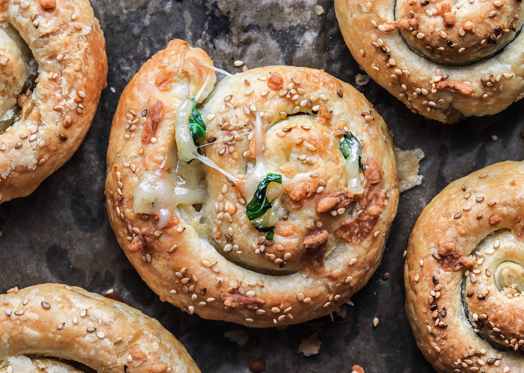 Spinat-Käse-Schnecken mit nur 5 Zutaten | Veganes Rezept