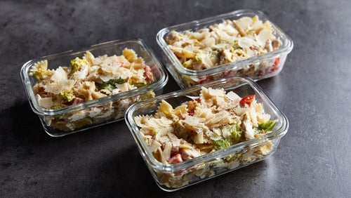 Caesar Pasta Salat mit Hähnchen | Meal Prep Rezept