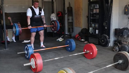 Strongmen bezwingen 1.580 kg in der "schwersten Kreuzhebe-Einheit aller Zeiten"