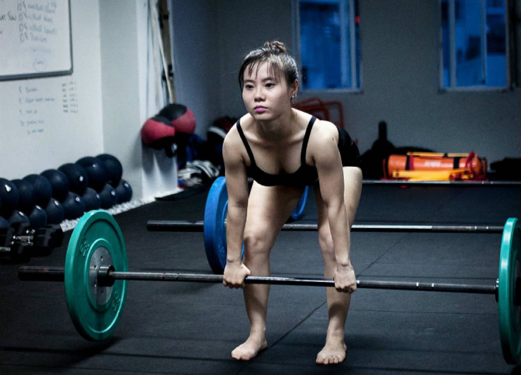 Stiff Leg Deadlift meistern | Form, Vorteile & beteiligte Muskulatur