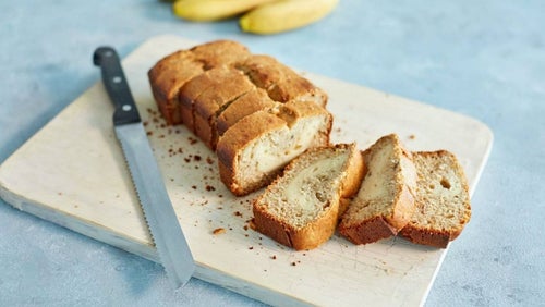 Mit Käsekuchen gefülltes Bananenbrot