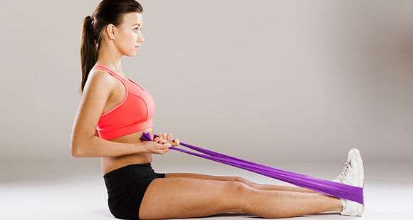 Home Workout: Die 7 besten Übungen mit dem Trainingsband