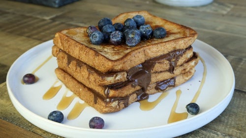 Proteinreicher Schokoladen-Haselnuss French Toast