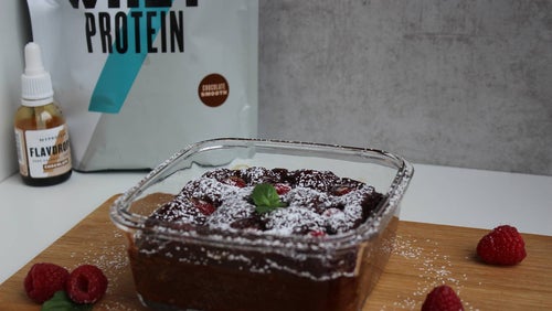 Proteinreicher Himbeer-Schokoladenauflauf | Ein kalorienarmes, süßes Frühstück