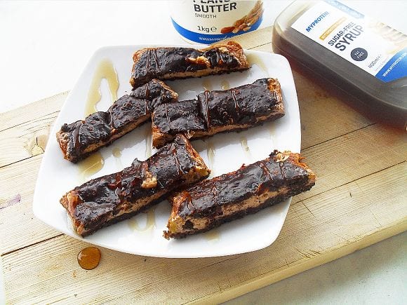 Snickers Schnitten | Protein Snack Rezept
