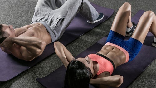 Die 9 besten Bauch-Übungen, die du ohne Equipment ausführen kannst