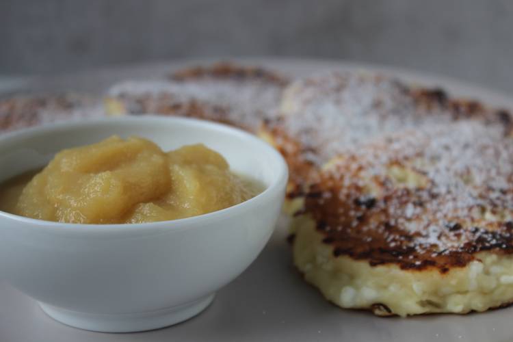 Super-einfache Hüttenkäse Pancakes