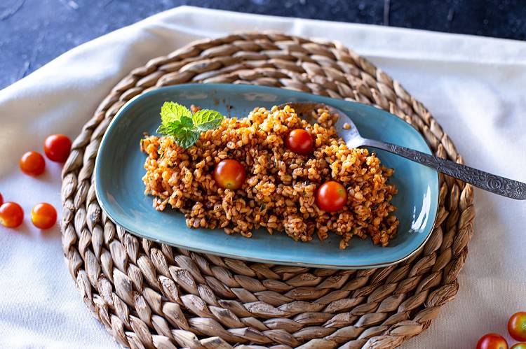 Bulgur Salat mit Tomaten | Gesunde Beilagen