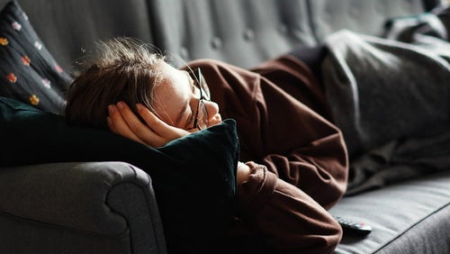 Fühl dich erfrischt, anstatt groggy | Eine Personal-Trainerin verrät die optimale Nickerchen-Dauer