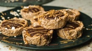 5-Ingredient Peanut Butter Oat Cups