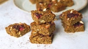 Raspberry & Oat Breakfast Bars