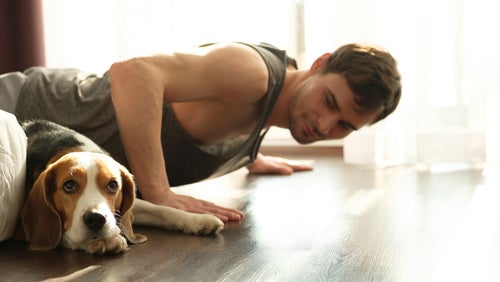 Zu Hause trainieren | Alternative Trainingsgewichte für dein Home-Workout
