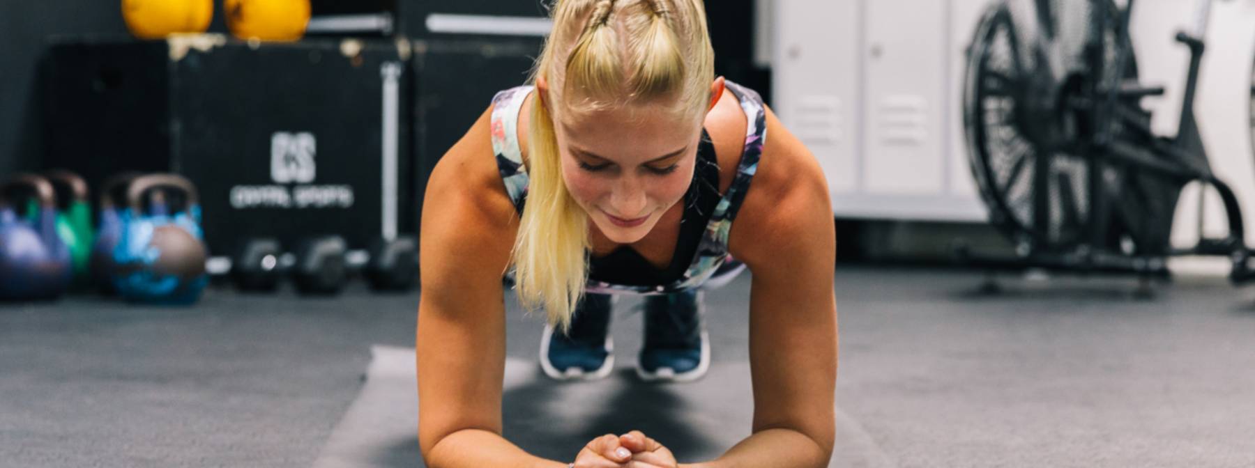 Das 40 Minuten Cardio & Bauch Workout von 8fit | Teste deine Ausdauer
