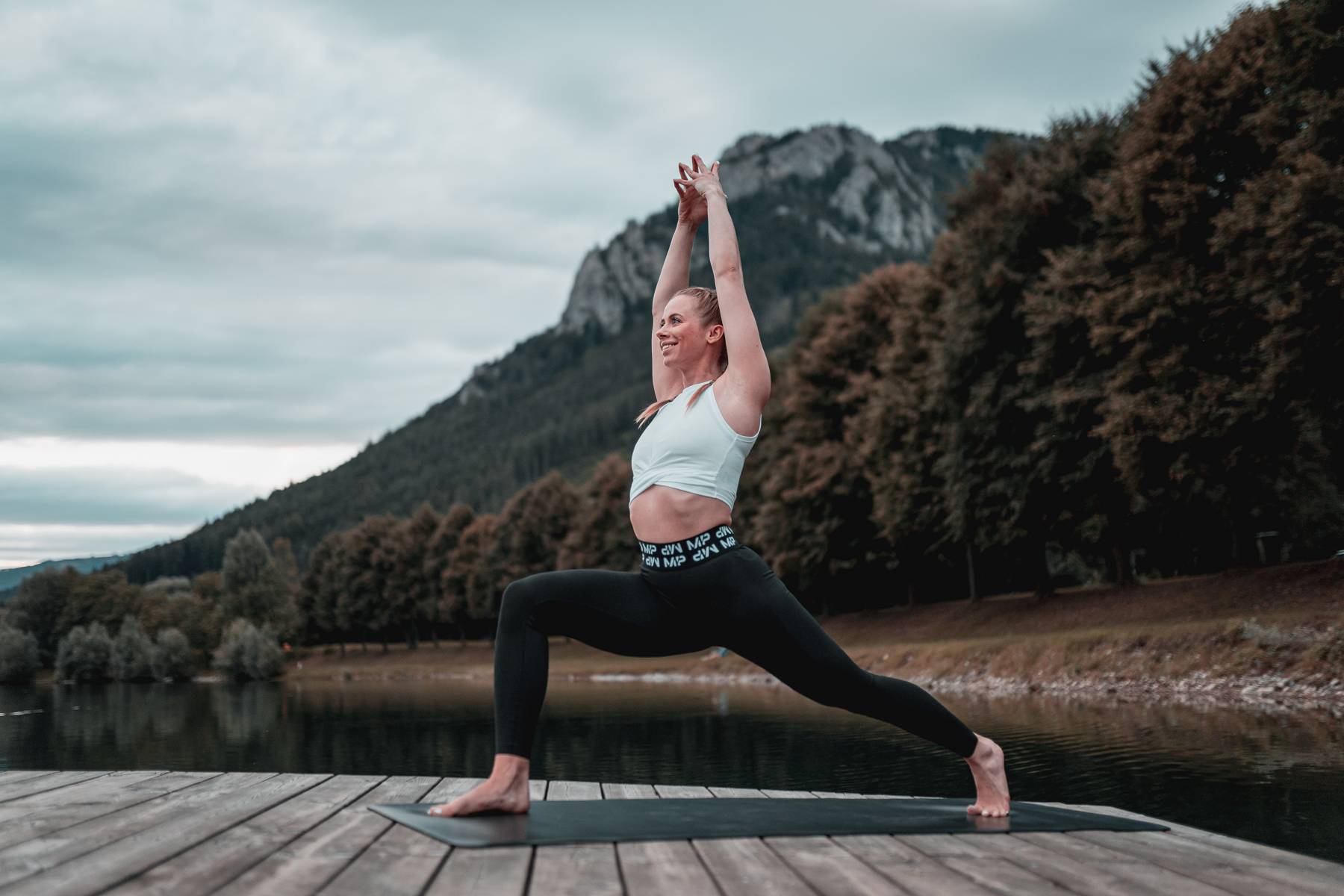 10 Basis Yoga-Übungen für Anfänger | Yoga Training einfach gemacht