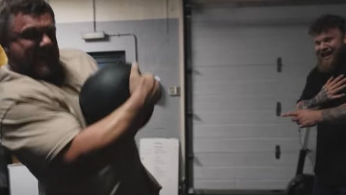 Die Stoltman Brüder starten ihr Strongman Training für 2022