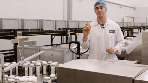So werden deine Vitamin-Supplemente hergestellt | In the Lab