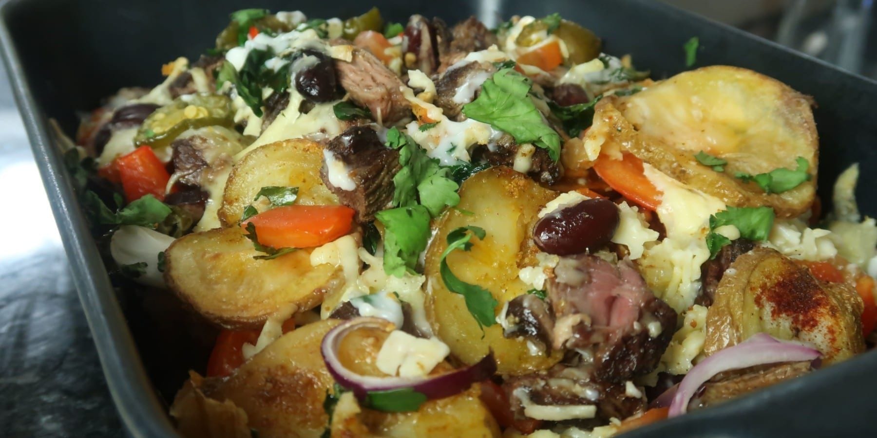 Steak & Kartoffel Nacho Bake mit viel Käse