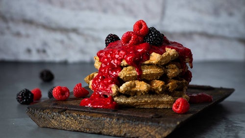 Protein Waffeln mit Himbeersoße