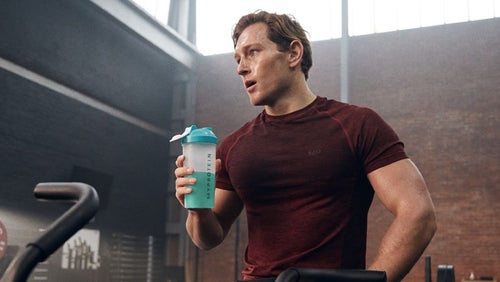 Protein der richtige Zeitpunkt | Solltest du vor oder nach deinem Training einen Shake trinken?