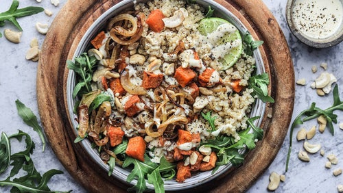 Vegane Süßkartoffel Quinoa Bowl