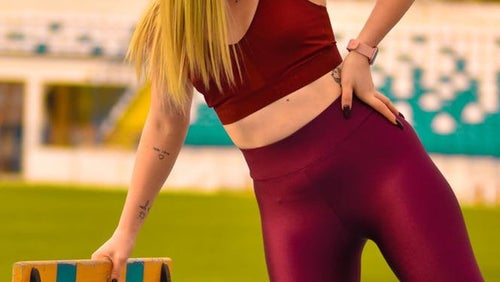 Wieso du "Hip Dips" (Hüftdellen) nicht durch Sport loswirst - und wieso das auch gar nicht nötig ist