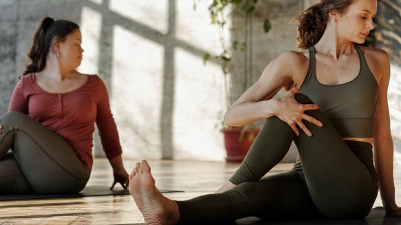 Verbessere deine Gym Performance, indem du verschiedene Dehn-Methoden verwendest