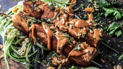 Vegane Erdnuss Tofu Spieße | Meal Prep Rezept