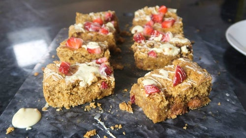 Weiße Schokolade & Erdbeer Cheesecake Blondies