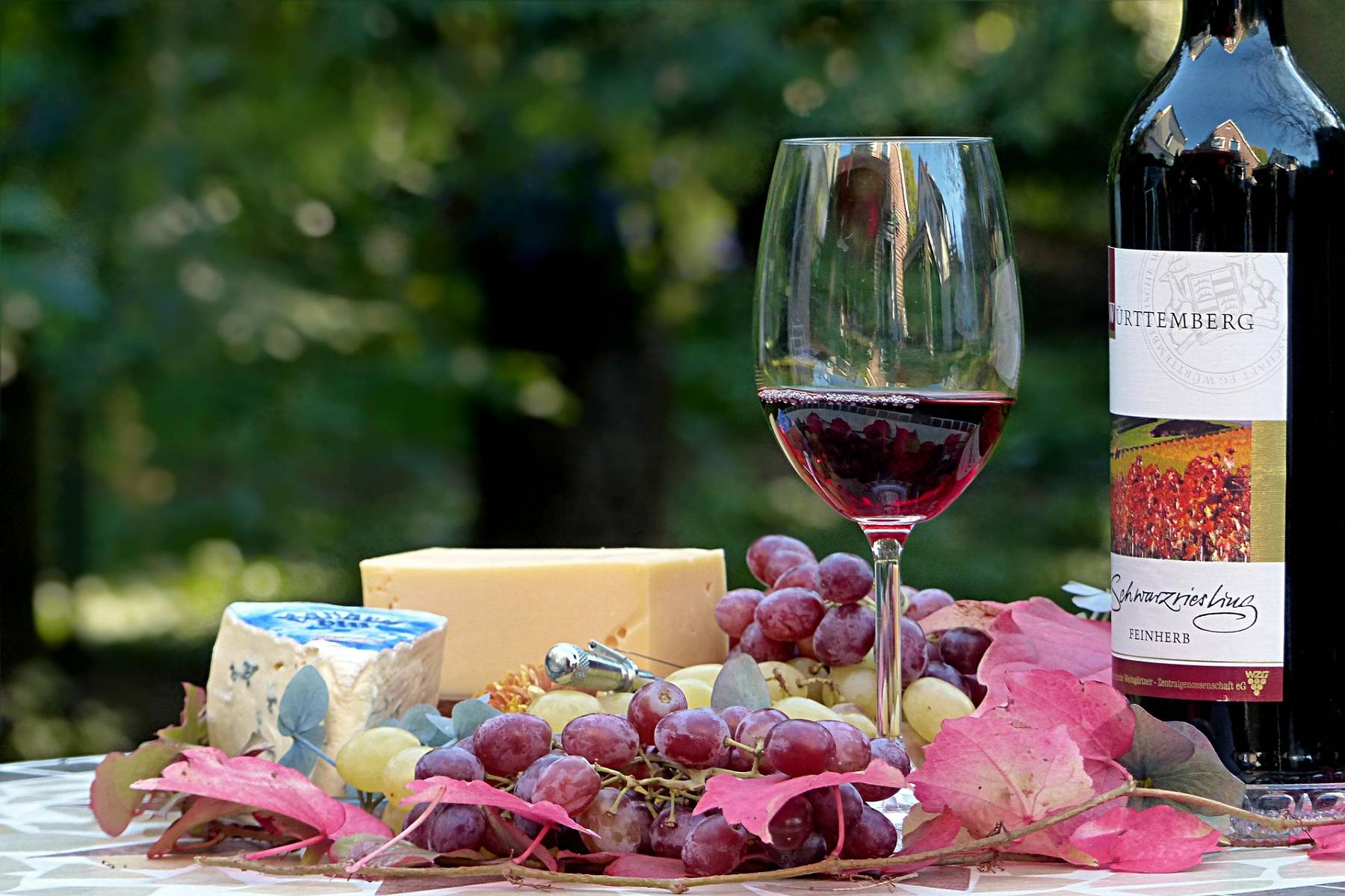 Was ist Trans-Resveratrol? | Vorteile, Nebenwirkung & Dosierung