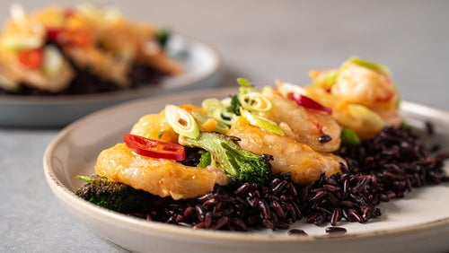 Crispy Sriracha Prawns With Black Rice