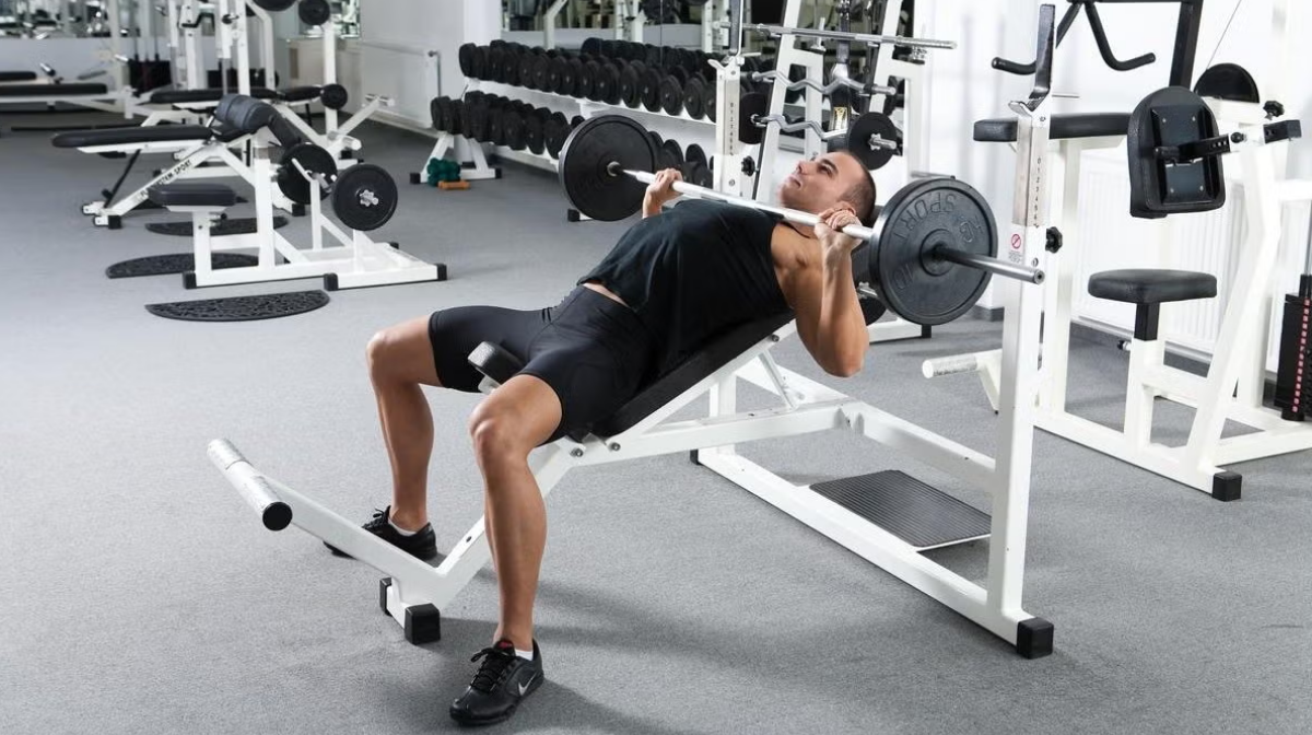 Master the Incline Bench Press: Technique, Benefits & Variations