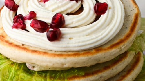 Pancakes salati per un pranzo ad alto contenuto proteico