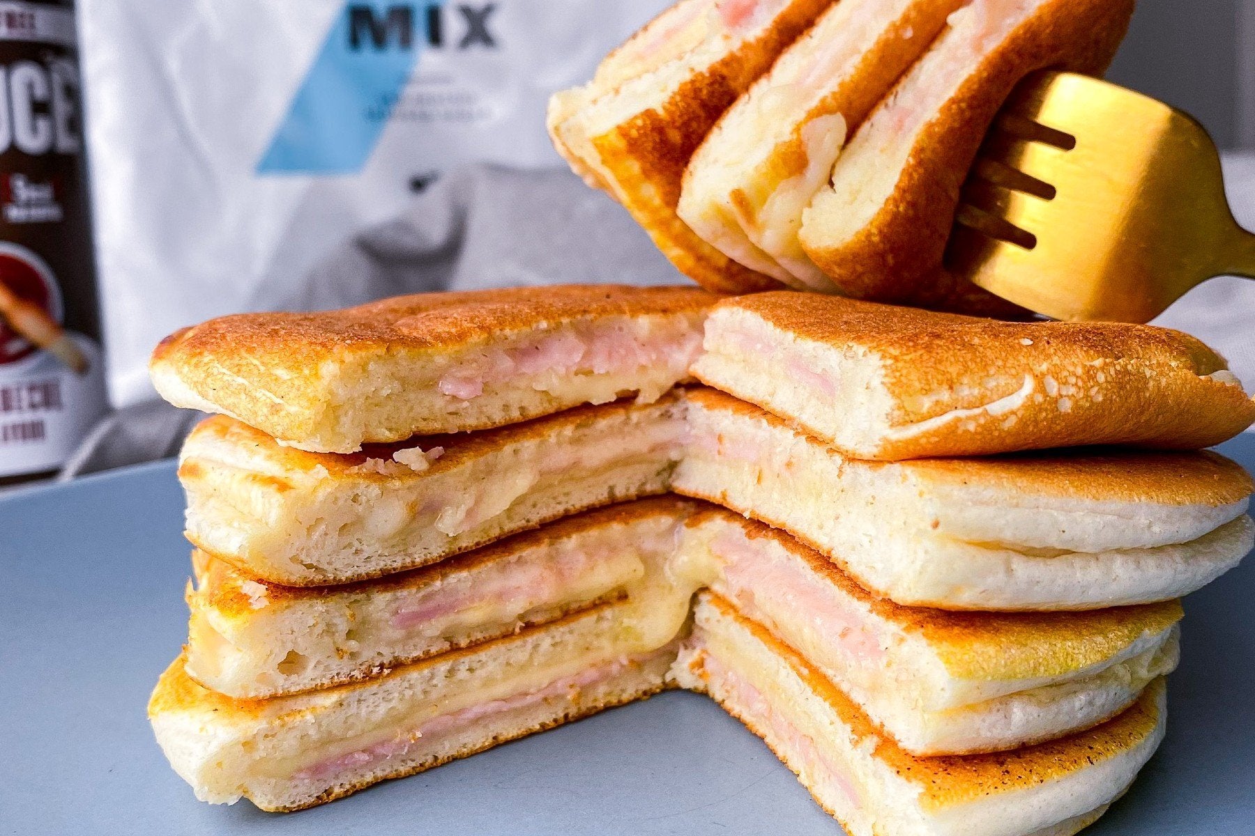 Pancake proteici prosciutto e formaggio