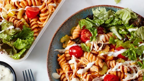 Salada com massa de frango búfalo | Três porções para bulking